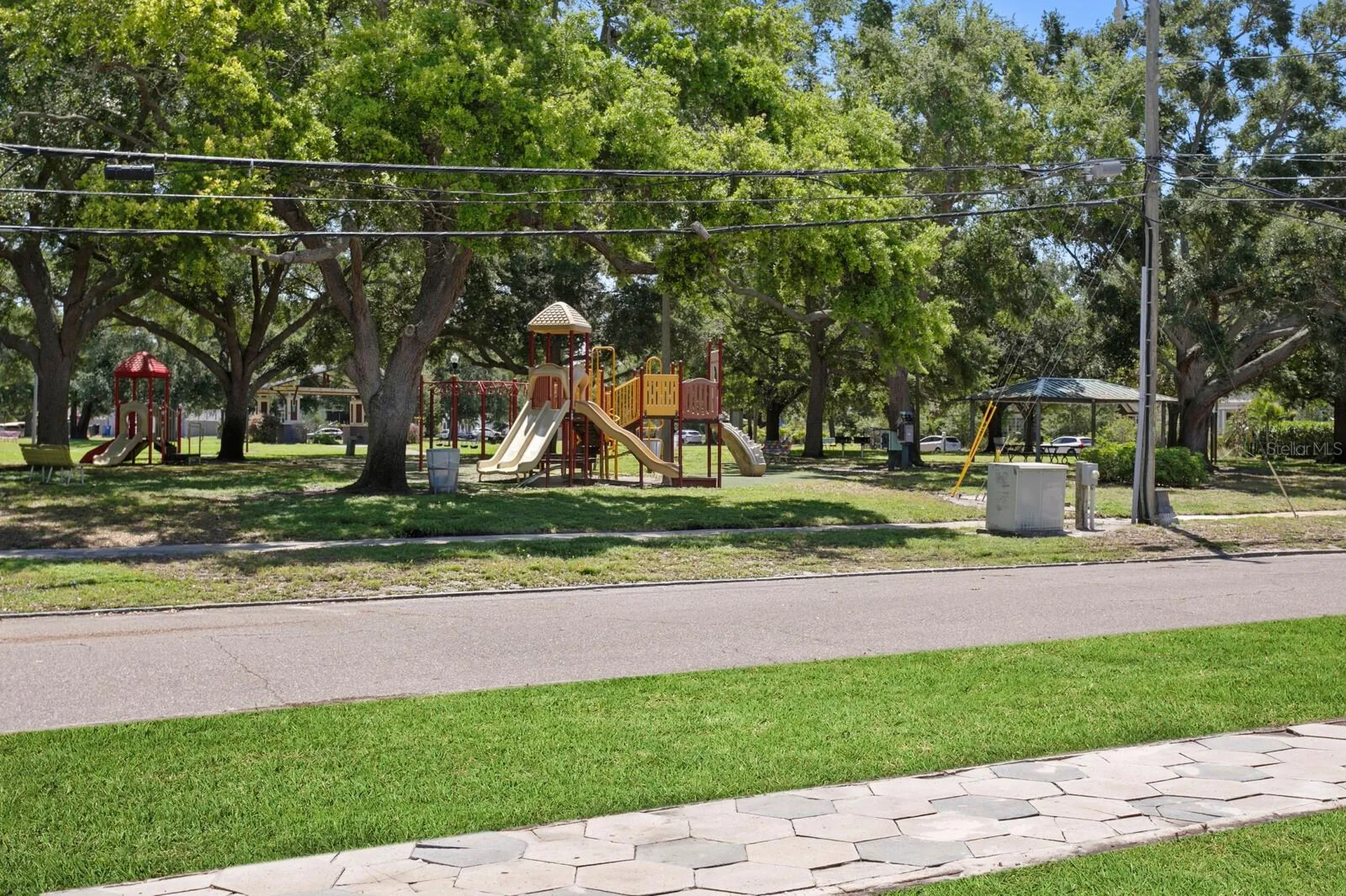 262 30th Street N St Petersburg FL 33713