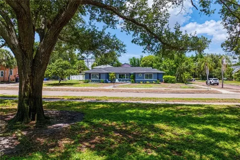 262 30th Street N St Petersburg FL 33713