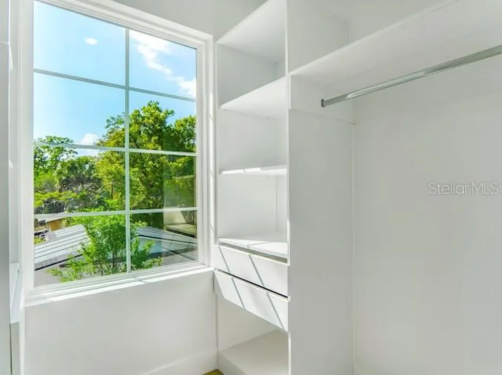 38 S Pollard Street Oakland FL 34760