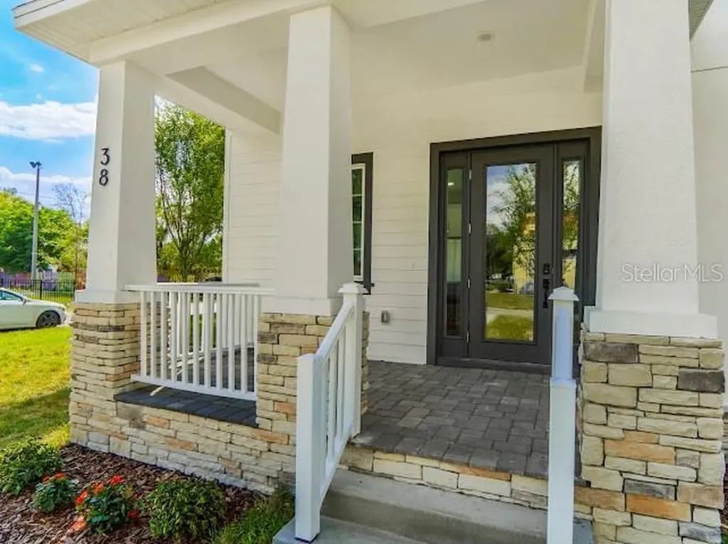 38 S Pollard Street Oakland FL 34760