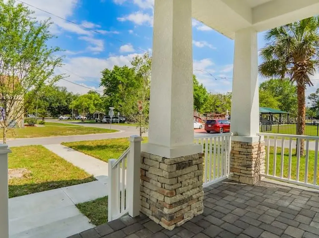 38 S Pollard Street Oakland FL 34760