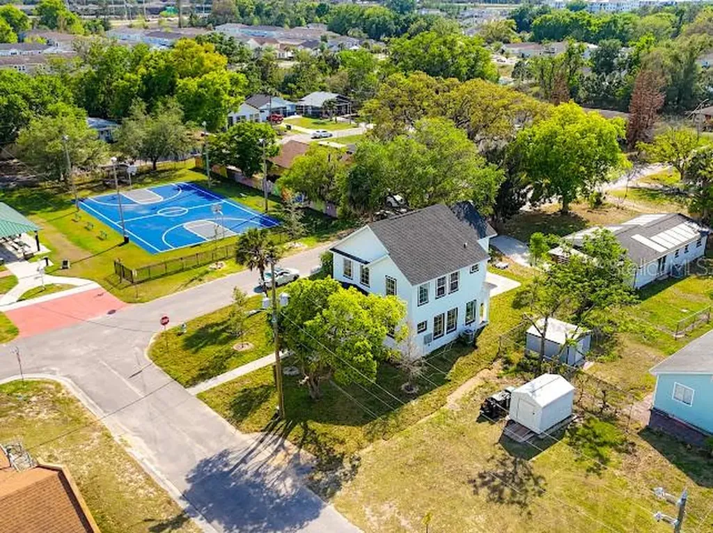 38 S Pollard Street Oakland FL 34760