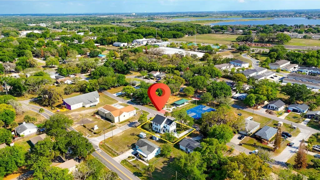 38 S Pollard Street Oakland FL 34760