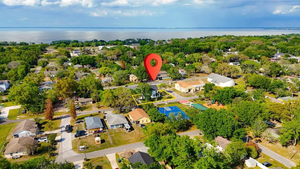 38 S Pollard Street Oakland FL 34760