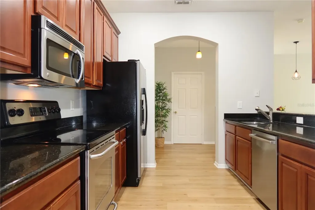 8526 Sandpiper Ridge Avenue Tampa FL 33647