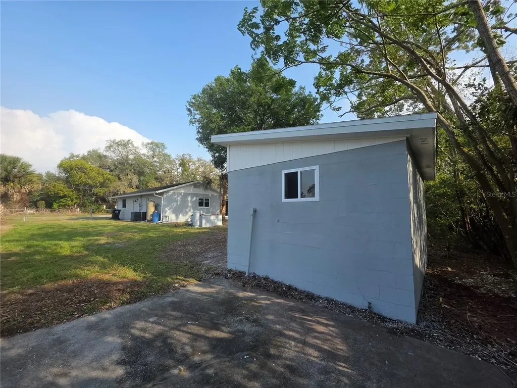2932 E Ahern Drive Orlando FL 32817