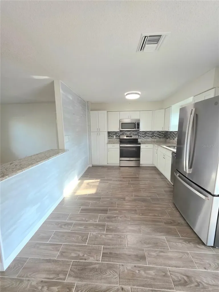 2932 E Ahern Drive Orlando FL 32817