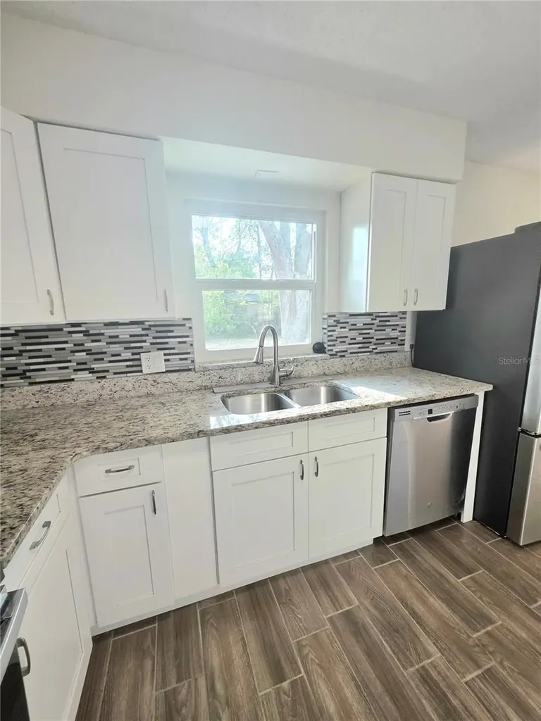 2932 E Ahern Drive Orlando FL 32817