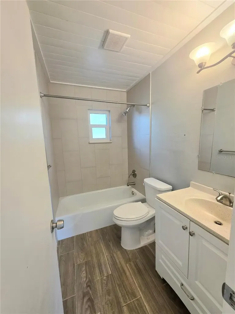 2932 E Ahern Drive Orlando FL 32817
