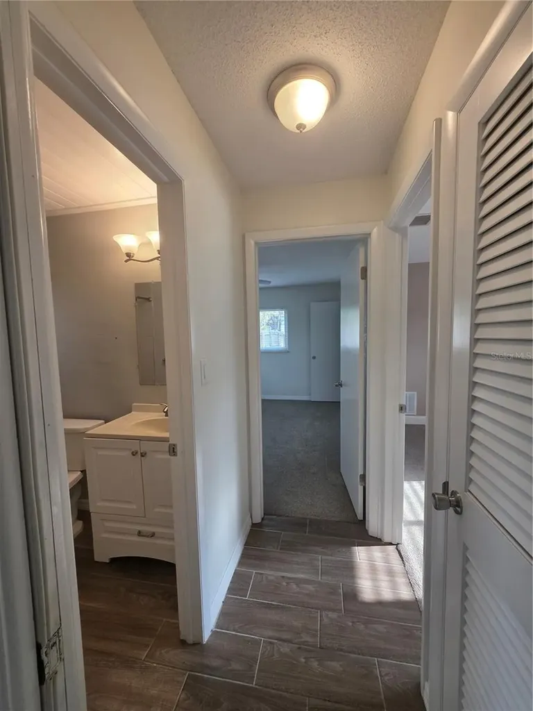 2932 E Ahern Drive Orlando FL 32817