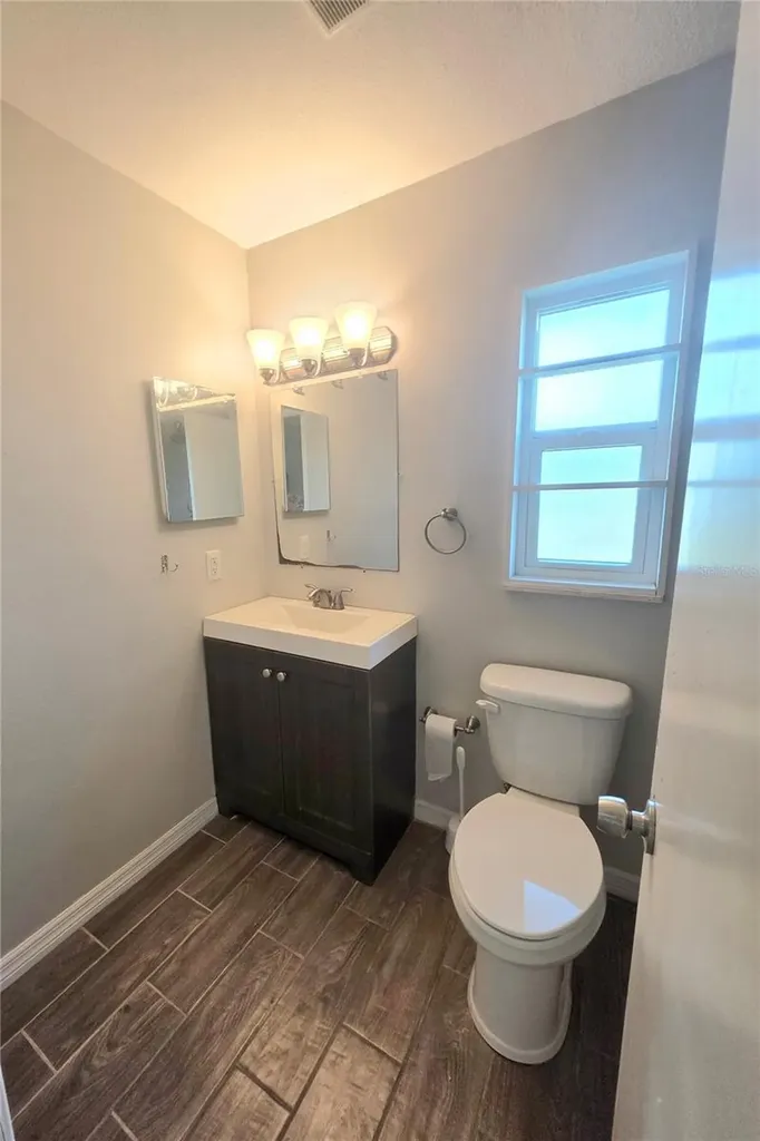 2932 E Ahern Drive Orlando FL 32817