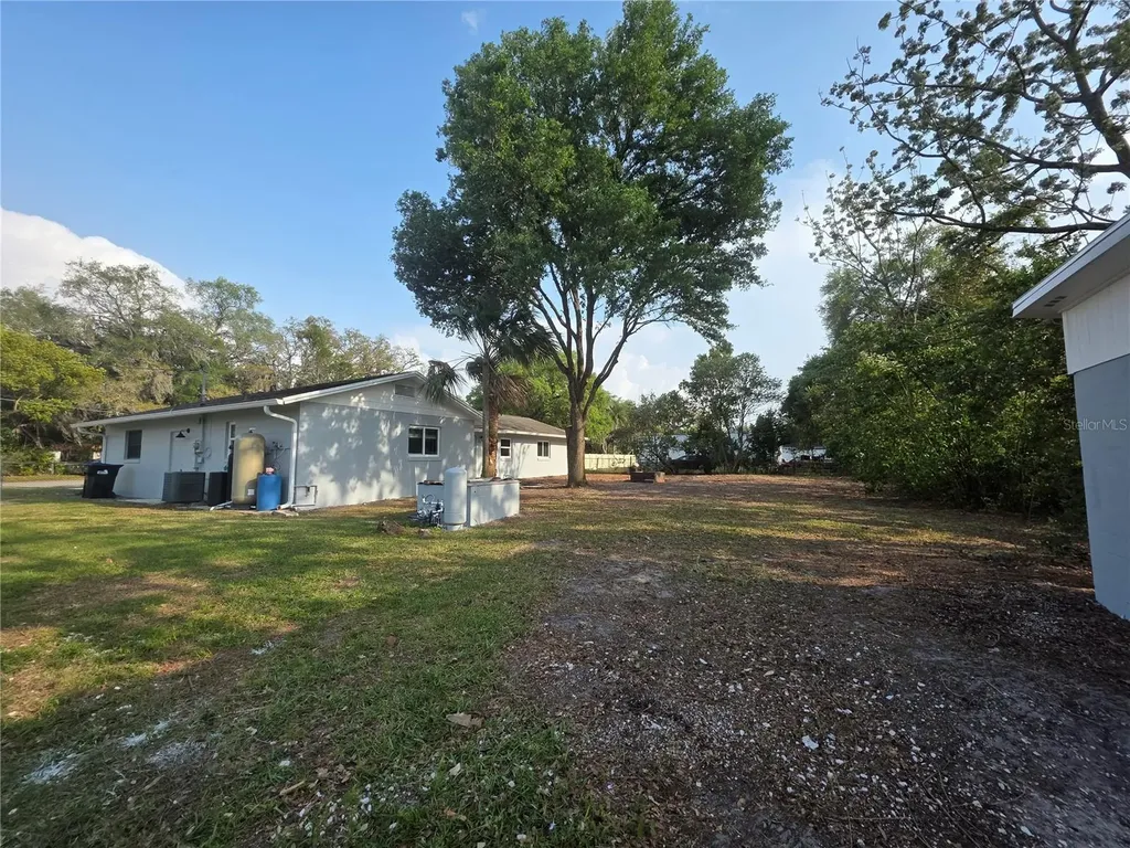 2932 E Ahern Drive Orlando FL 32817