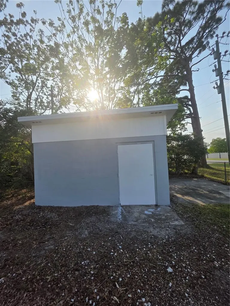 2932 E Ahern Drive Orlando FL 32817