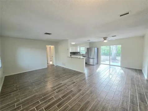 2932 E Ahern Drive Orlando FL 32817
