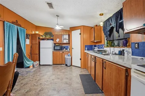 39751 Anchor Avenue Eustis FL 32736