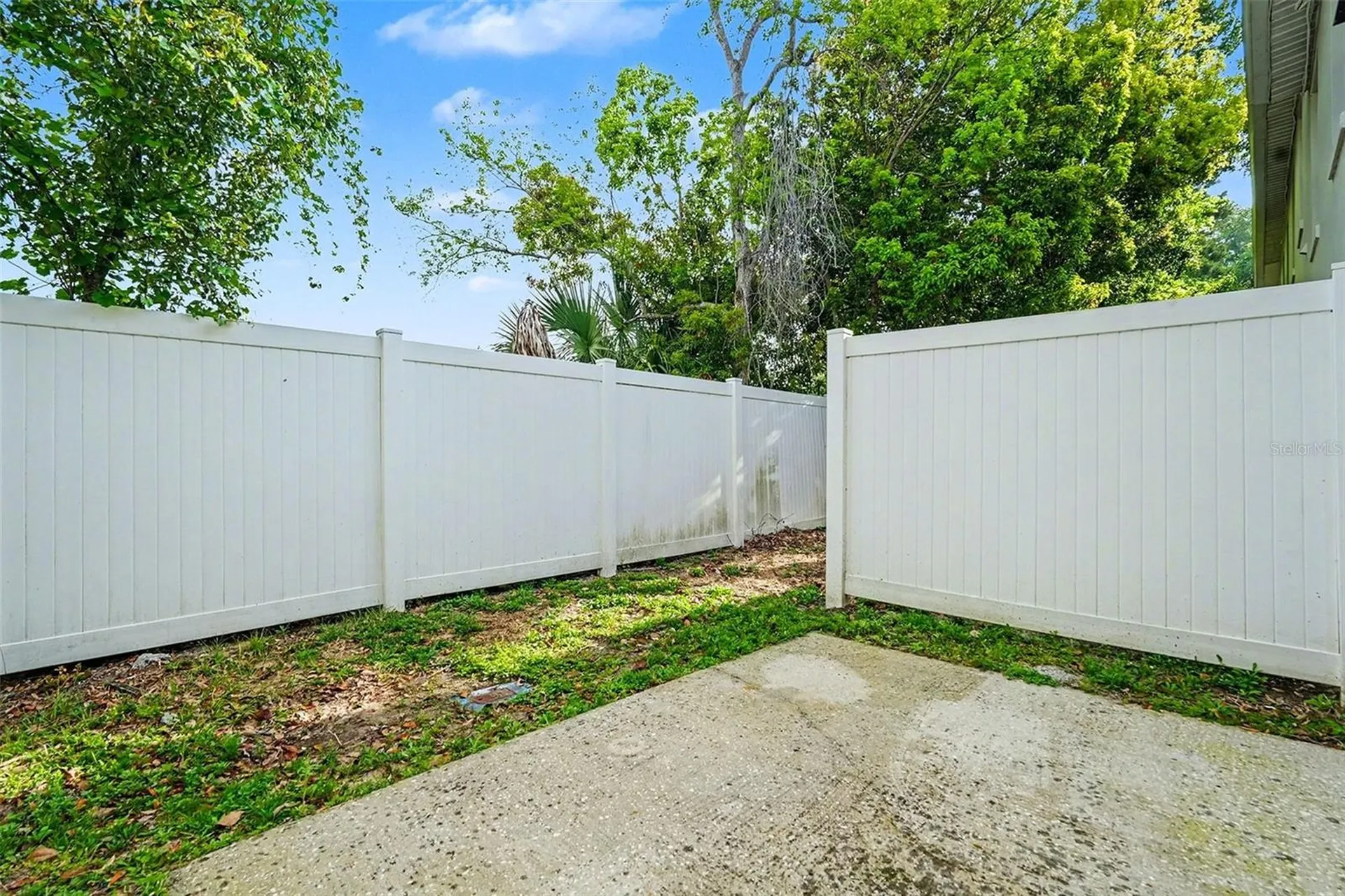 37306 Embassy Park Lane Dade City FL 33525