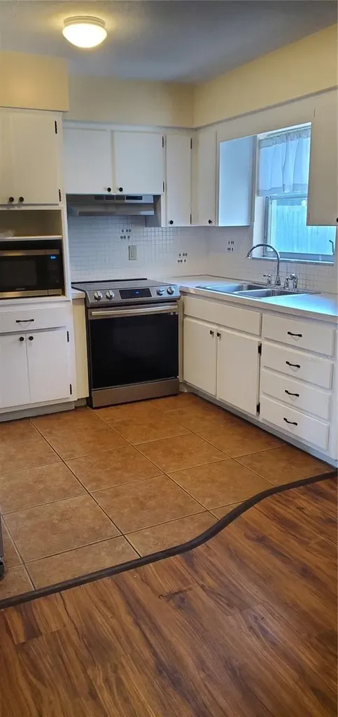 13610 87th Place Seminole FL 33776