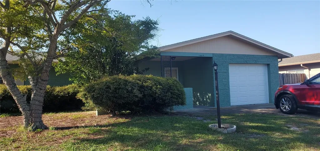 13610 87th Place Seminole FL 33776