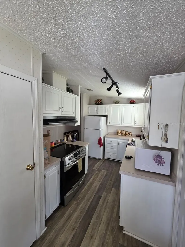 340 Canal Way Oldsmar FL 34677