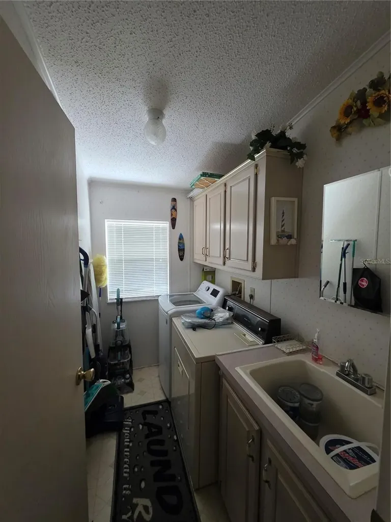 340 Canal Way Oldsmar FL 34677
