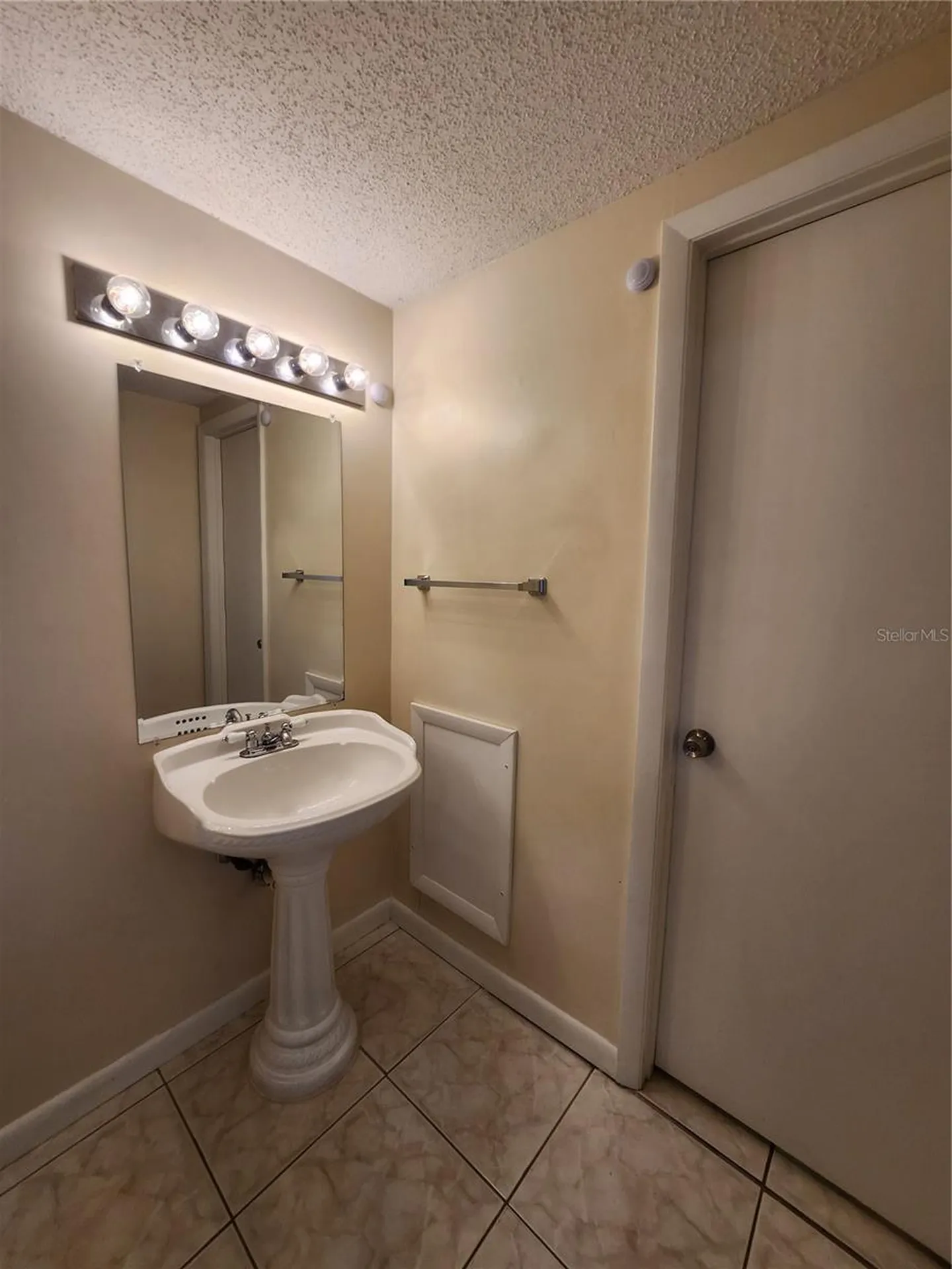 4913 Rockledge Circle Tampa FL 33624
