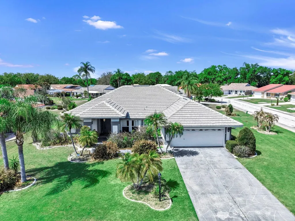 2003 New Bedford Drive Sun City Center FL 33573