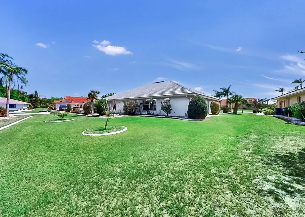 2003 New Bedford Drive Sun City Center FL 33573