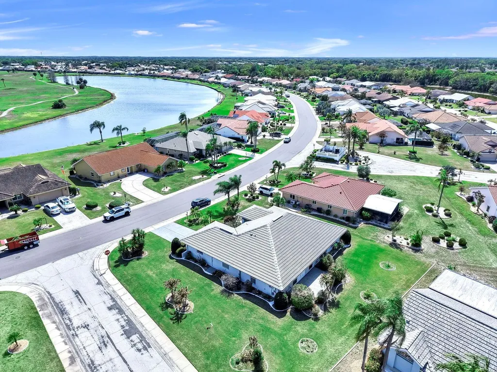 2003 New Bedford Drive Sun City Center FL 33573