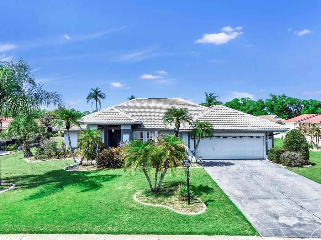 2003 New Bedford Drive Sun City Center FL 33573