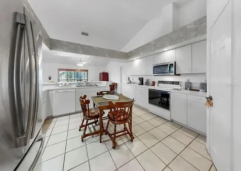 2003 New Bedford Drive Sun City Center FL 33573