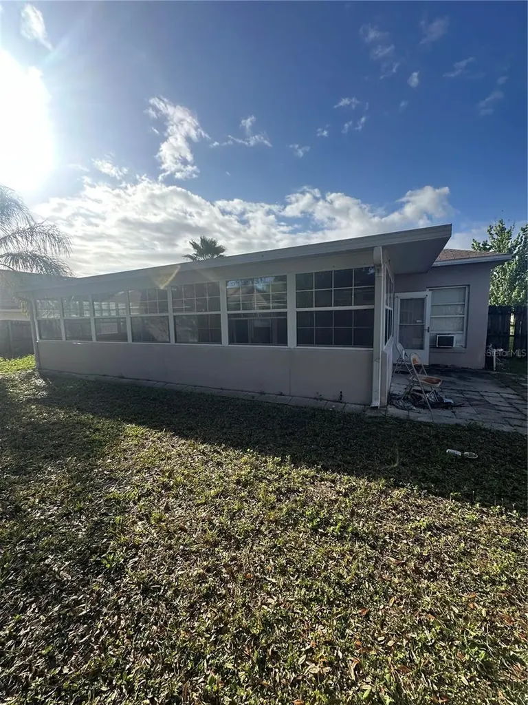 819 Cabaret Court Kissimmee FL 34759