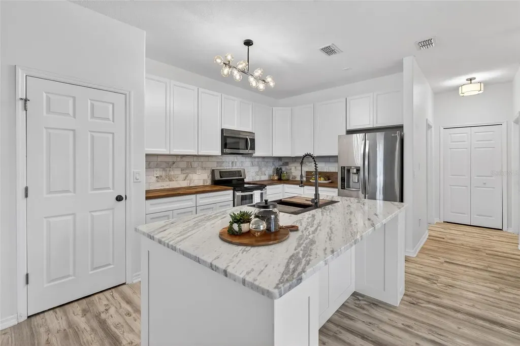 1305 Windy Bluff Drive Minneola FL 34715