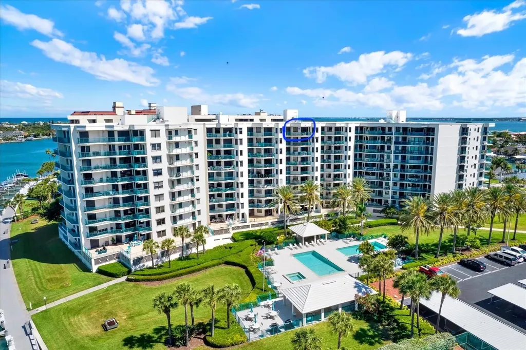 670 Island Way Clearwater Beach FL 33767