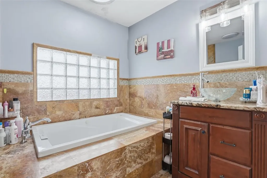 3014 W Wilder Avenue Tampa FL 33614