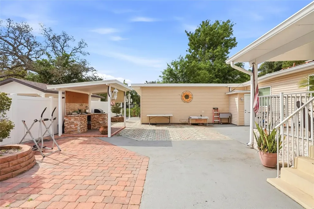 3014 W Wilder Avenue Tampa FL 33614