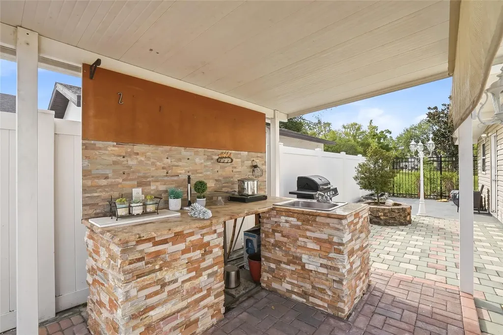 3014 W Wilder Avenue Tampa FL 33614