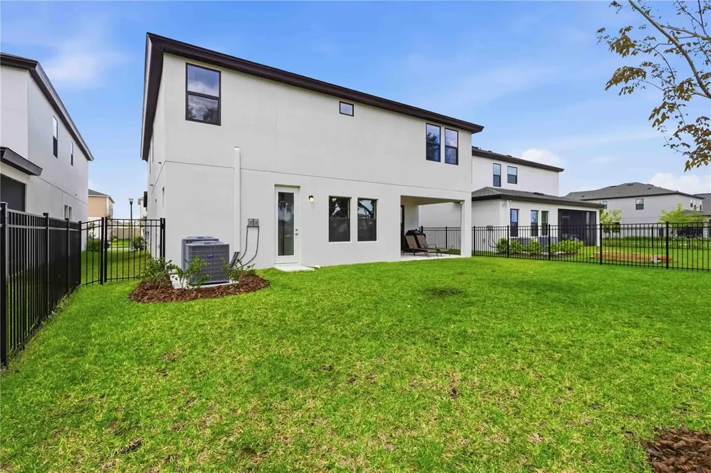 14806 Summer Branch Drive Lithia FL 33547