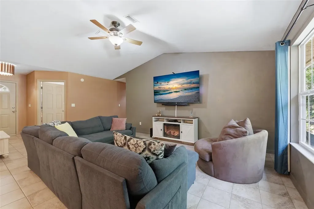 347 Ashley Street Hawthorne FL 32640