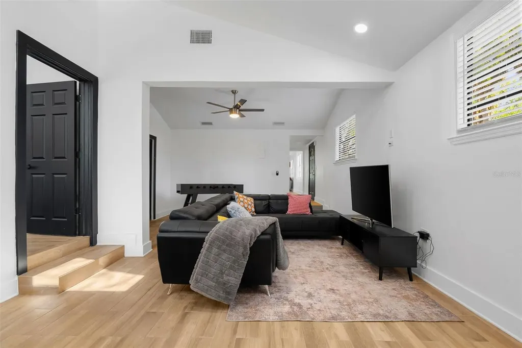 2118 S Venus Street Tampa FL 33629