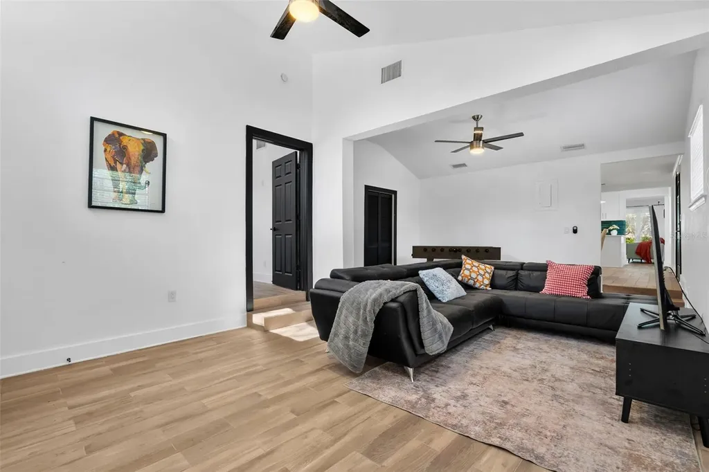 2118 S Venus Street Tampa FL 33629