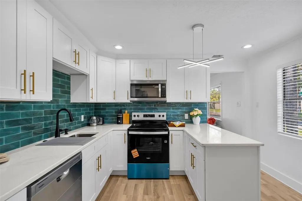 2118 S Venus Street Tampa FL 33629