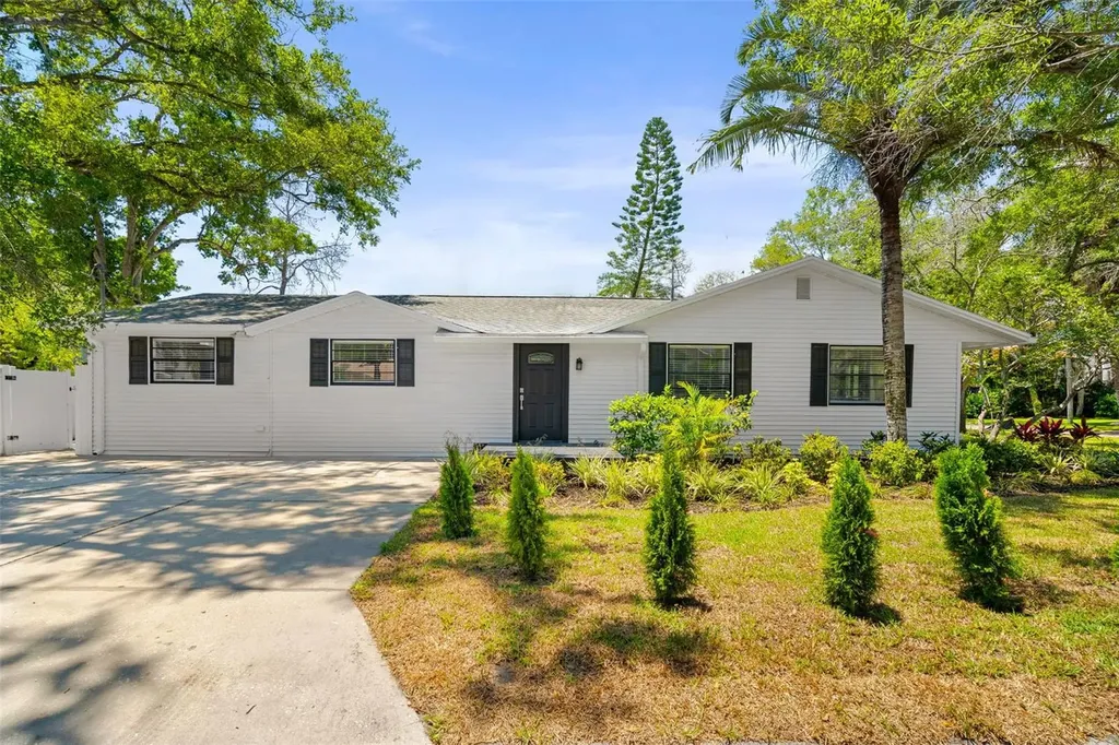 2118 S Venus Street Tampa FL 33629