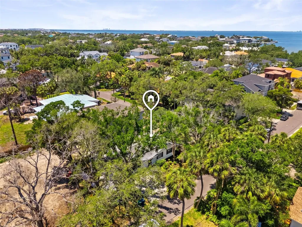 2118 S Venus Street Tampa FL 33629
