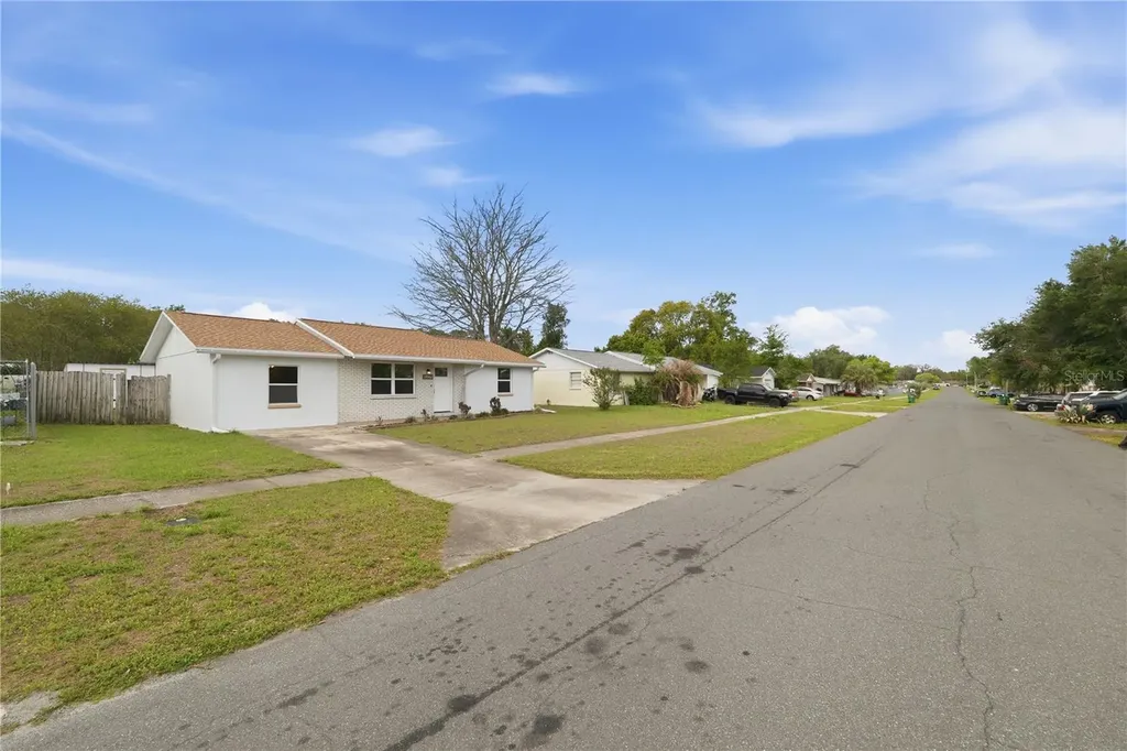 39502 9th Avenue Zephyrhills FL 33542