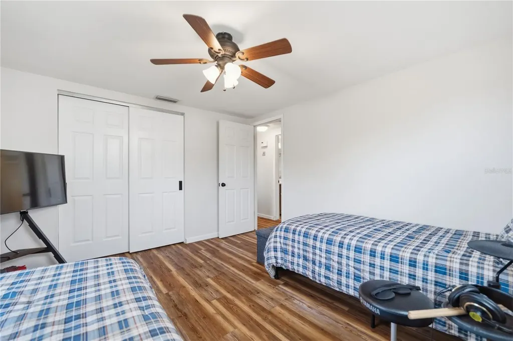 39502 9th Avenue Zephyrhills FL 33542