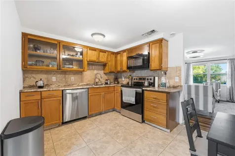 39502 9th Avenue Zephyrhills FL 33542