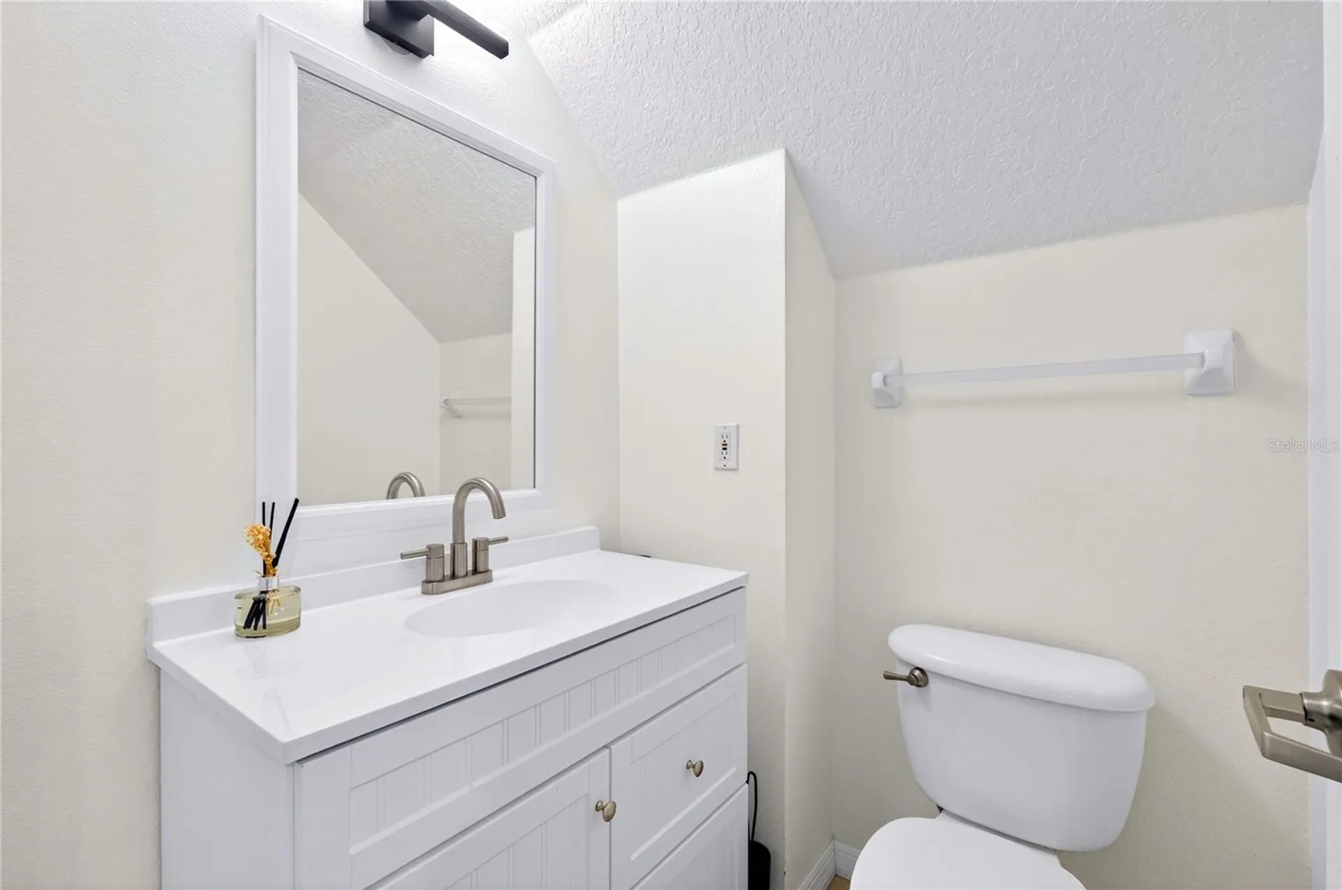 2006 Stone Abbey Boulevard Orlando FL 32828