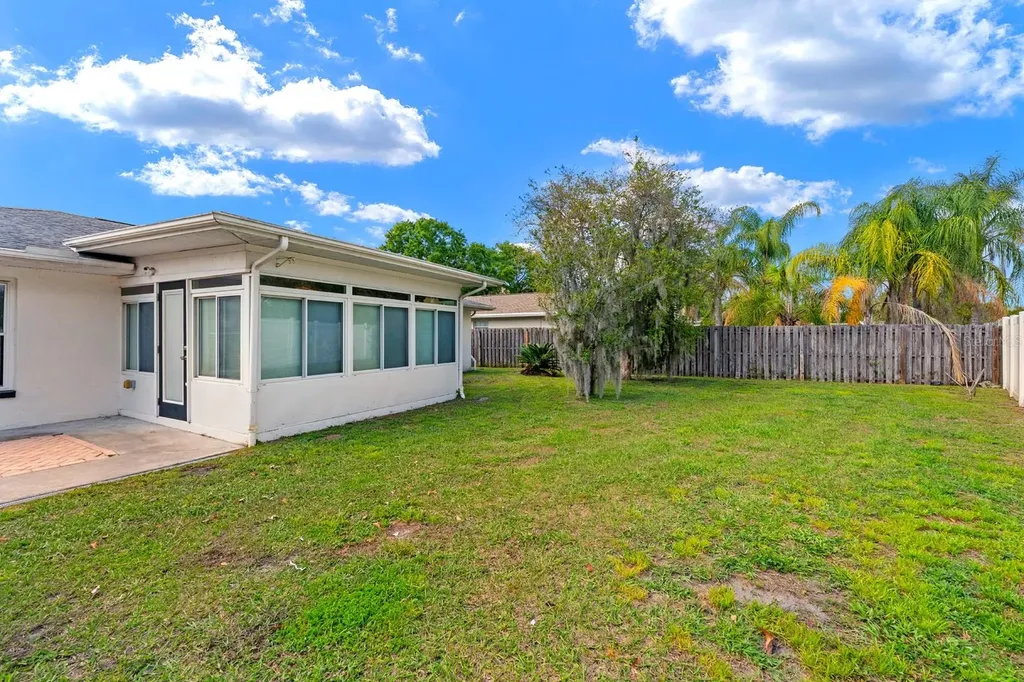 1916 Cloverdale Court Lutz FL 33549