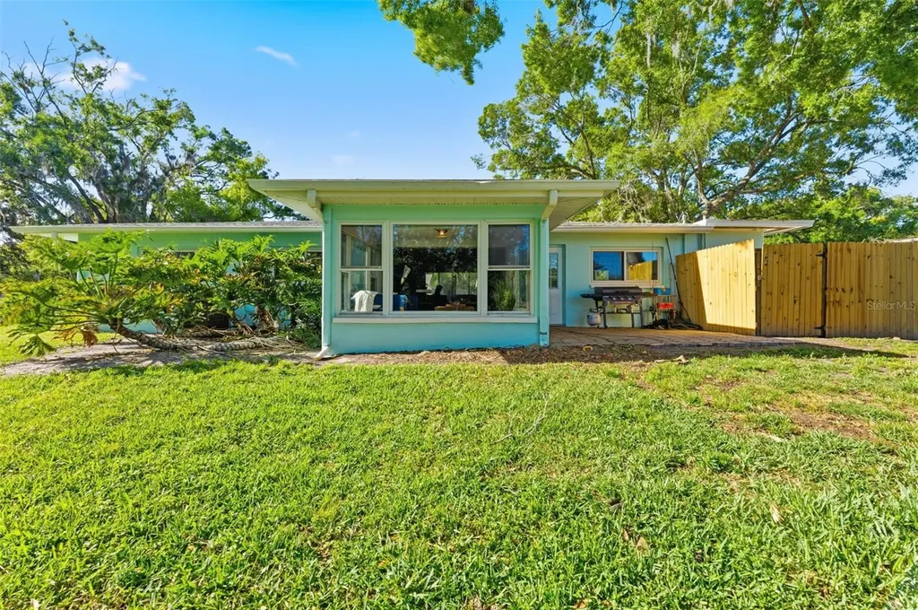 910 Linwood Terrace Lutz FL 33549