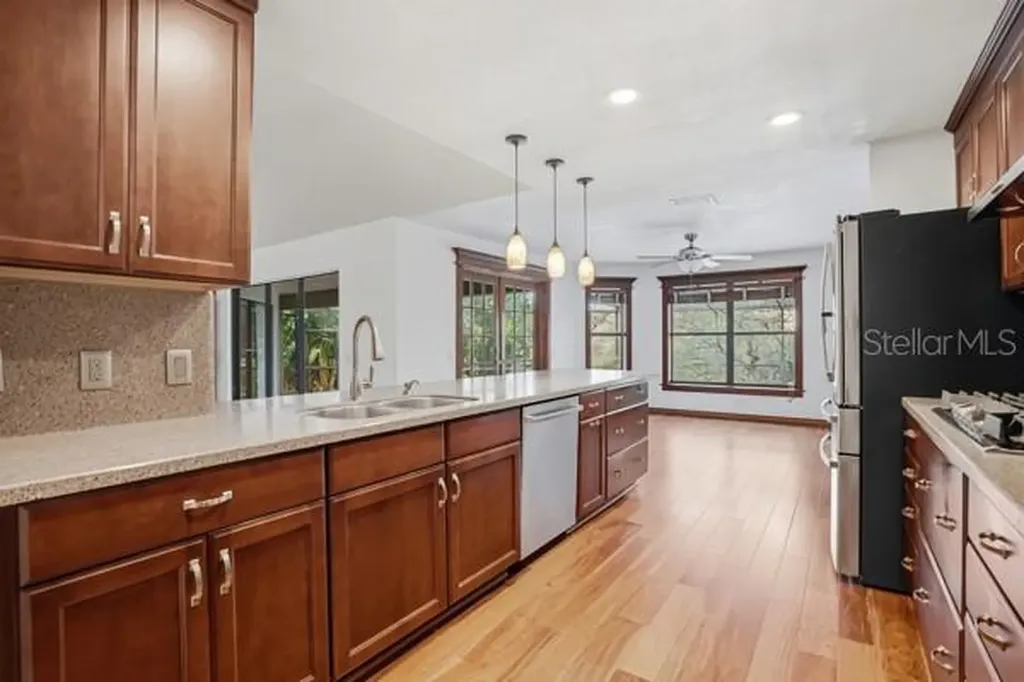 1212 Weybridge Lane Dunedin FL 34698